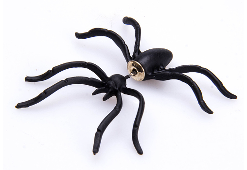Crawling Spider Earrings - Unique Halloween Style (1 Pair)
